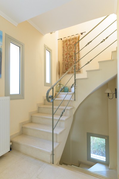 Stair (ground floor)